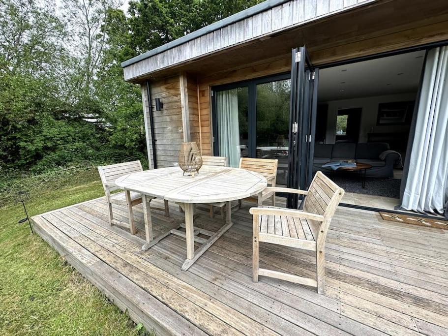 Beautiful Cabin With Pond View Steyning Exteriér fotografie